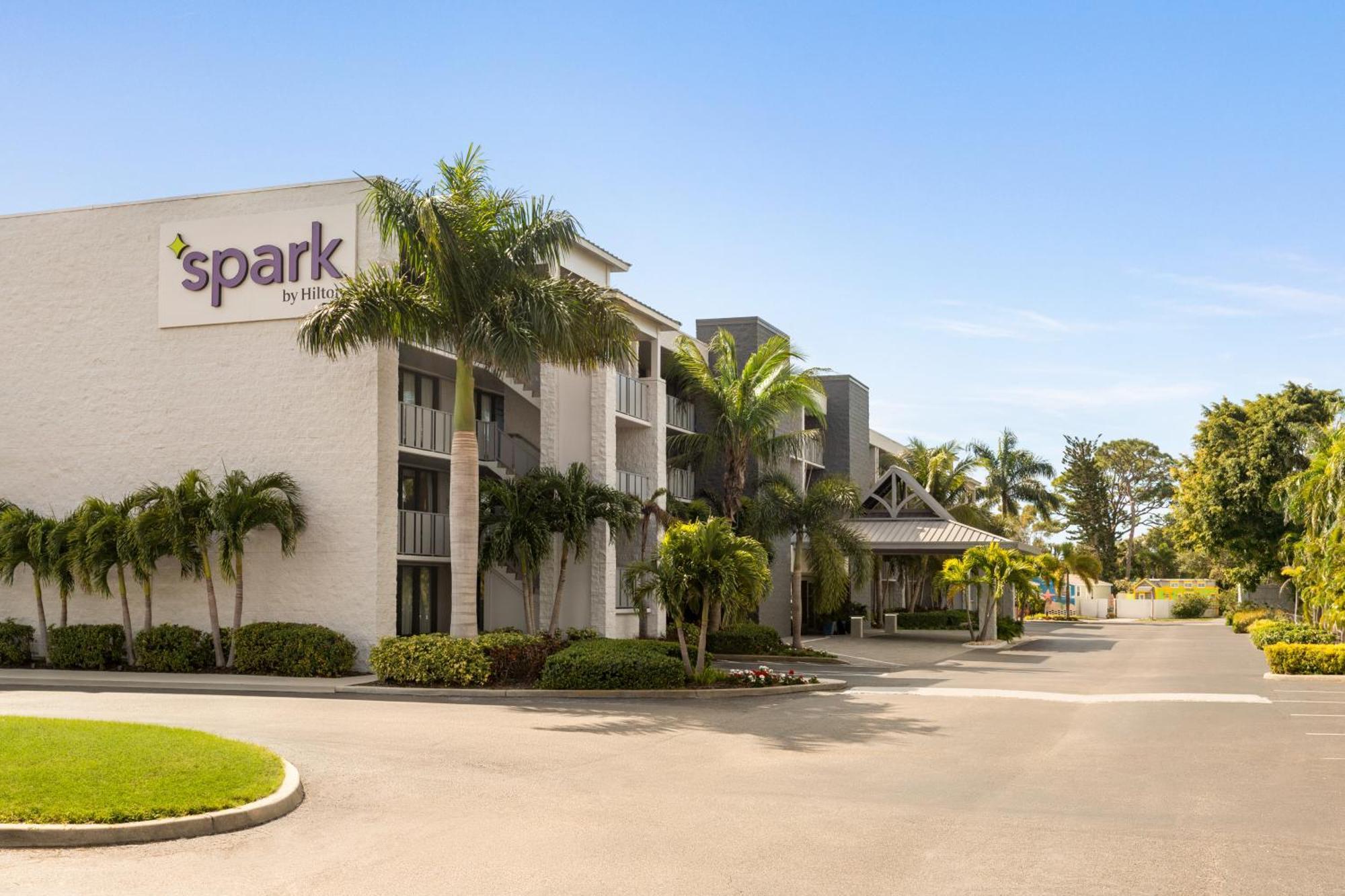 Spark By Hilton Sarasota Siesta Key Gateway Buitenkant foto